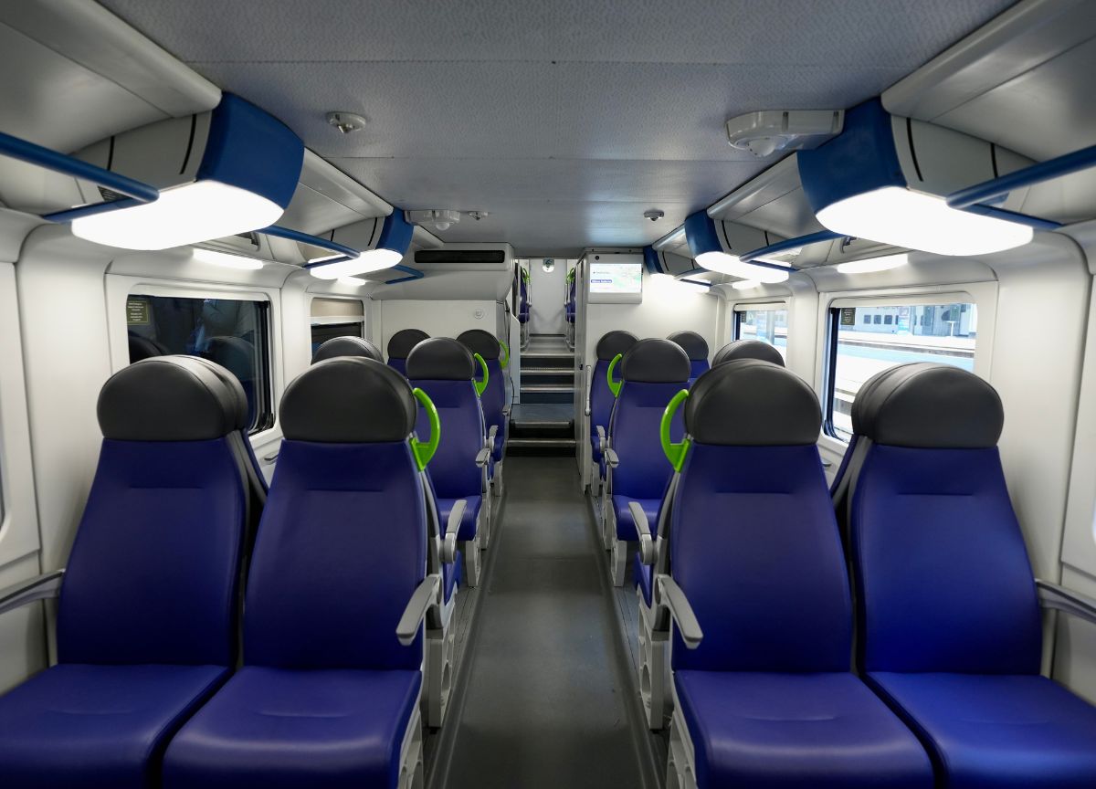 Più tecnologia, comfort e sostenibilità sul primo treno alta frequentazione Più tecnologia, comfort e sostenibilità sul primo treno alta frequentazione