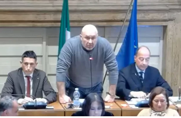 Bandecchi scatenato: “La vostra ipocrisia mi fa schifo, avete le ore contate” Bandecchi scatenato: “La vostra ipocrisia mi fa schifo, avete le ore contate”