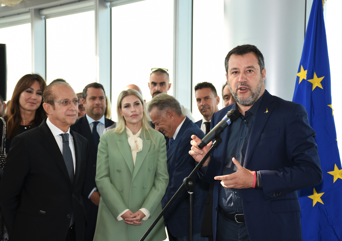 Berlusconi, 30 anni fa scendeva in campo. Una fortuna o una iattura? VOTA Berlusconi, 30 anni fa scendeva in campo. Una fortuna o una iattura? VOTA