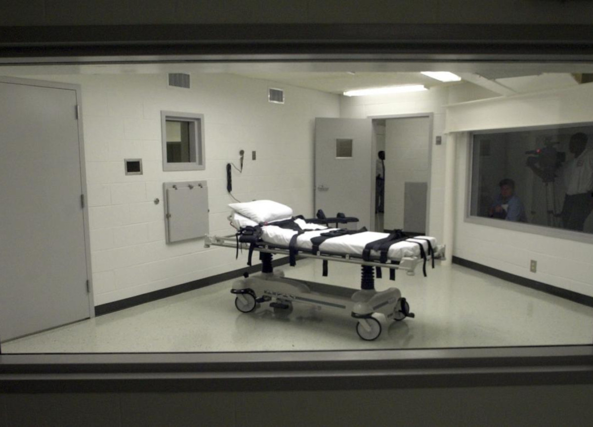 Usa, primo giustiziato con azoto. “Fine straziante, soffocato dal suo vomito” Usa, primo giustiziato con azoto. “Fine straziante, soffocato dal suo vomito”