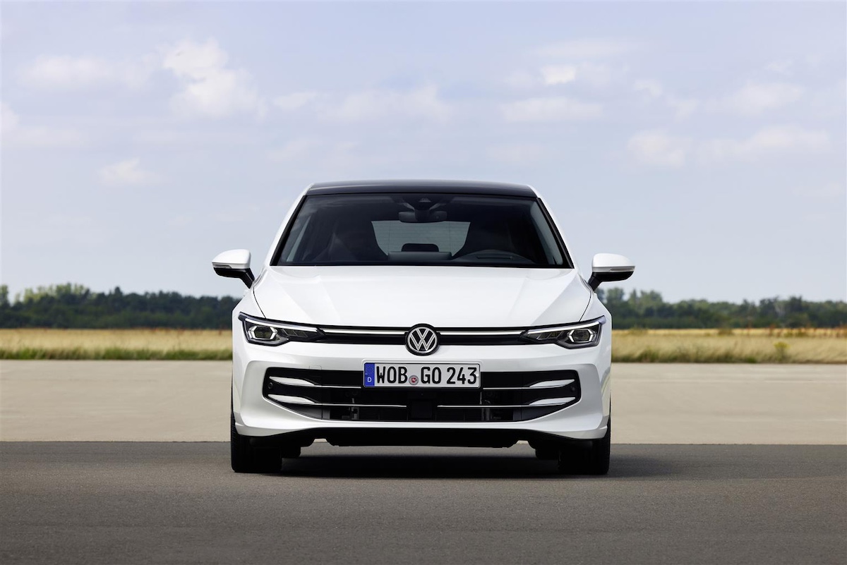 Nuova Volkswagen Golf, si aggiorna per restare leader del mercato Nuova Volkswagen Golf, si aggiorna per restare leader del mercato
