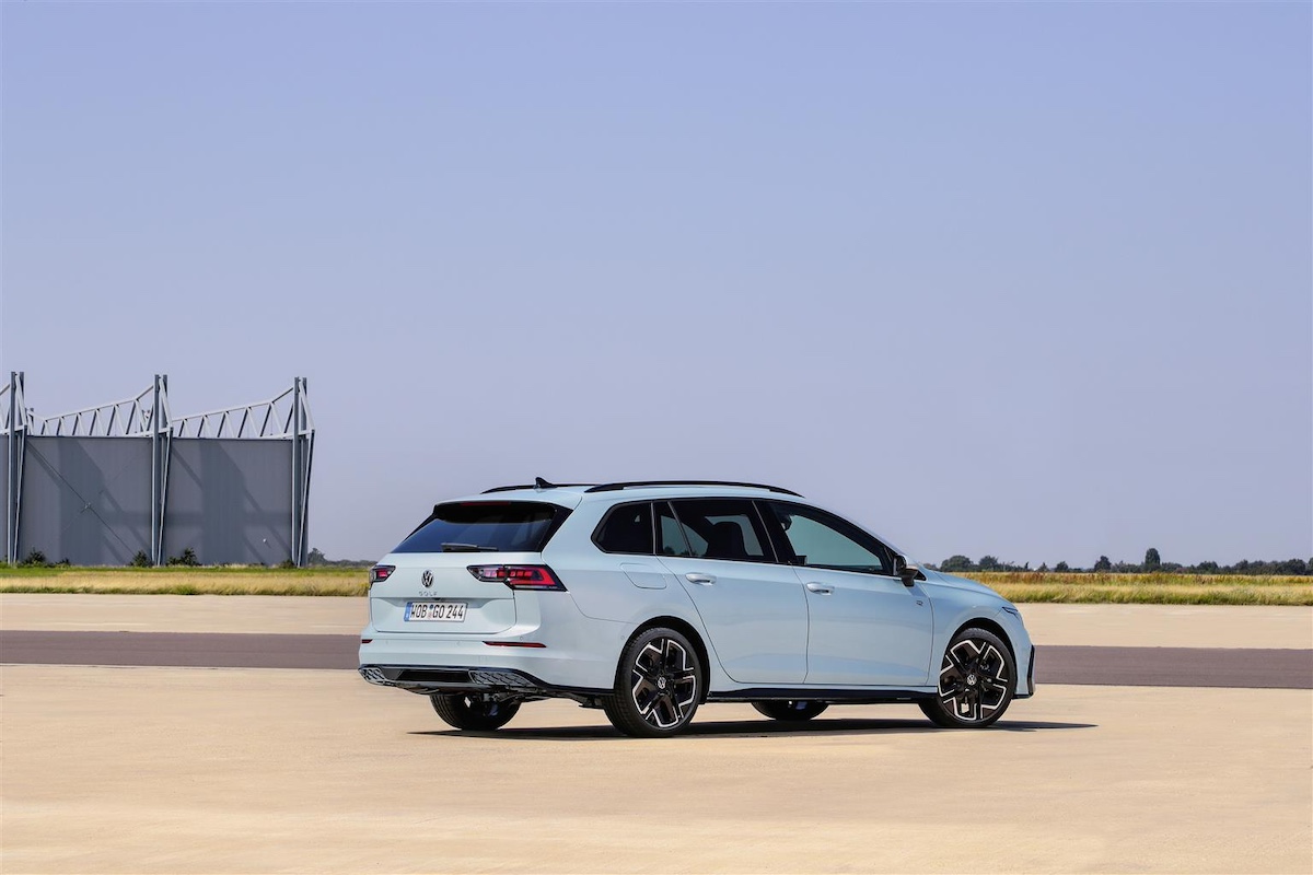 Nuova Volkswagen Golf, si aggiorna per restare leader del mercato Nuova Volkswagen Golf, si aggiorna per restare leader del mercato