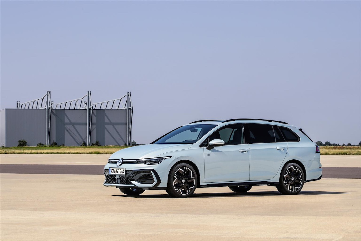 Nuova Volkswagen Golf, si aggiorna per restare leader del mercato Nuova Volkswagen Golf, si aggiorna per restare leader del mercato