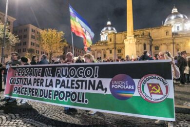 Cortei pro Palestina vietati, è tensione: “Noi saremo in piazza lo stesso”