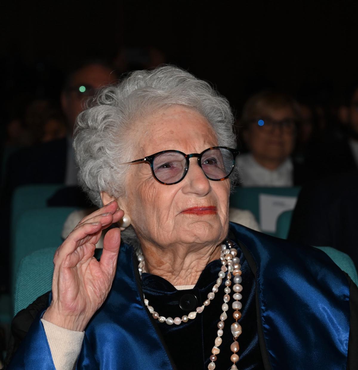 Liliana Segre laureata ad honorem nella Giornata della Memoria Liliana Segre laureata ad honorem nella Giornata della Memoria