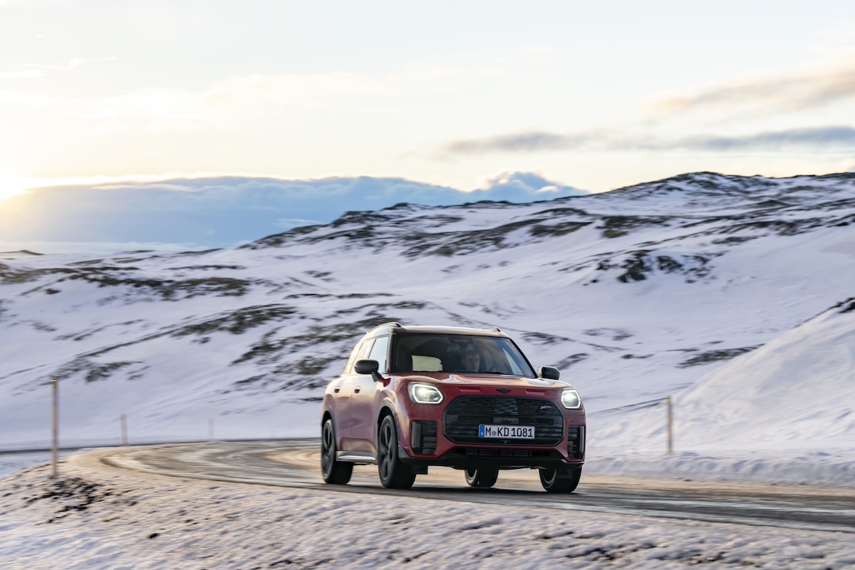 Nuova MINI Countryman S ALL4 in allestimento JCW sfida i ghiacci dell’Islanda Nuova MINI Countryman S ALL4 in allestimento JCW sfida i ghiacci dell’Islanda