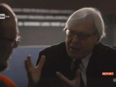 “Se muori sono contento”, Sgarbi fuori controllo contro l’inviato di Report