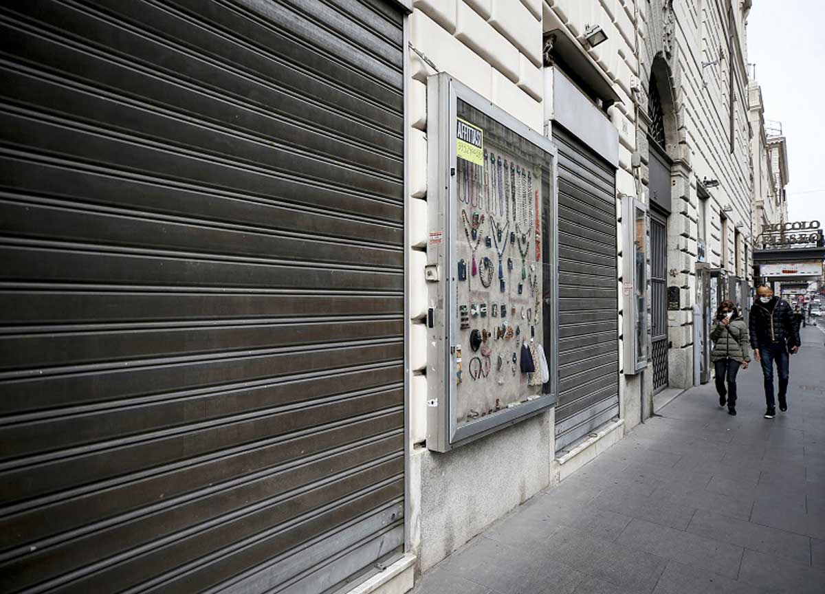 Chiusi 5 mila negozi, la grande depressione del commercio romano: è emergenza Chiusi 5 mila negozi, la grande depressione del commercio romano: è emergenza