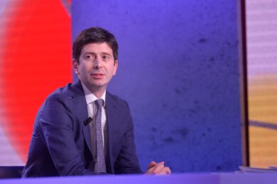 Speranza, il libro verità sul Covid un flop. Non compare neanche in classifica