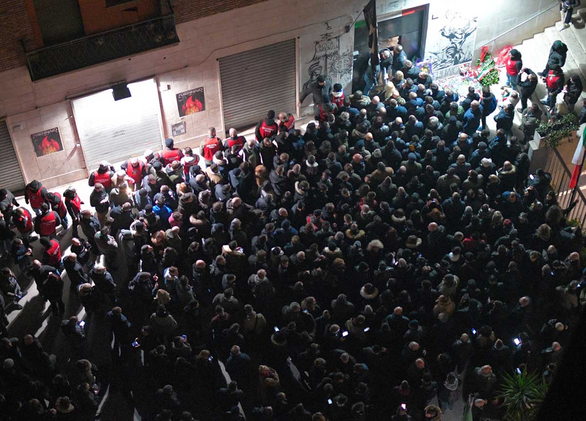 Acca Larentia: “Via la Croce celtica davanti alla sede MSI e stop al raduno”