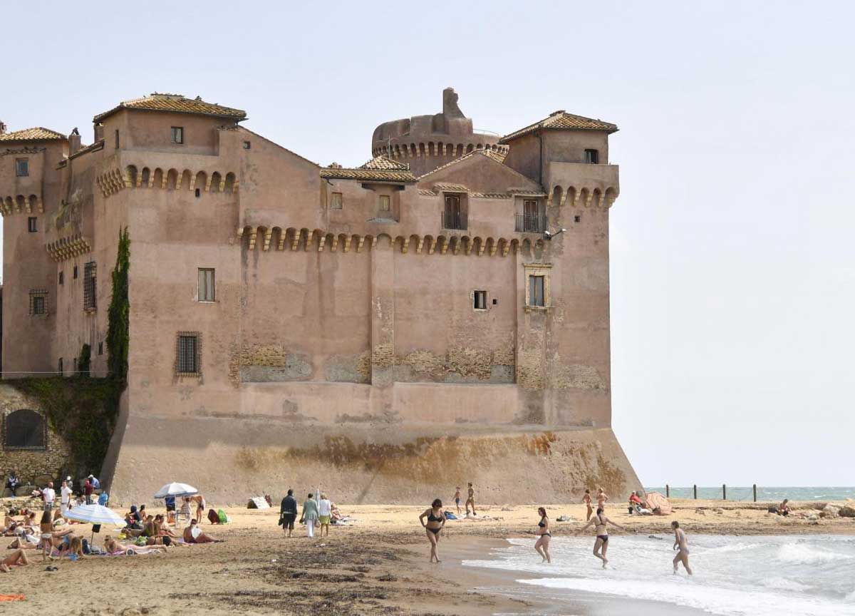 Francesco Rocca ha un castello ma lo dimentica. Santa Severa: abbandonato Francesco Rocca ha un castello ma lo dimentica. Santa Severa: abbandonato