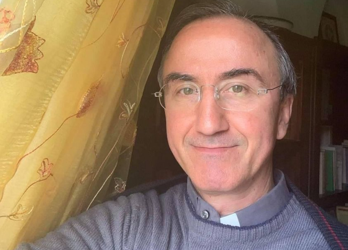 “Mi sono innamorato di una donna”. Don Antonio confessa e lascia la Chiesa