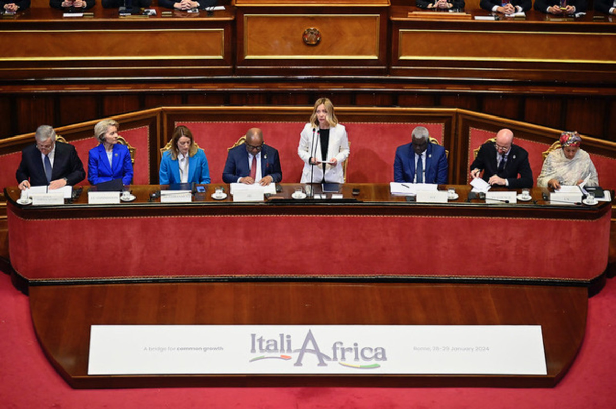 Vertice Italia-Africa, successo o scatola vuota? Analisi Vertice Italia-Africa, successo o scatola vuota? Analisi