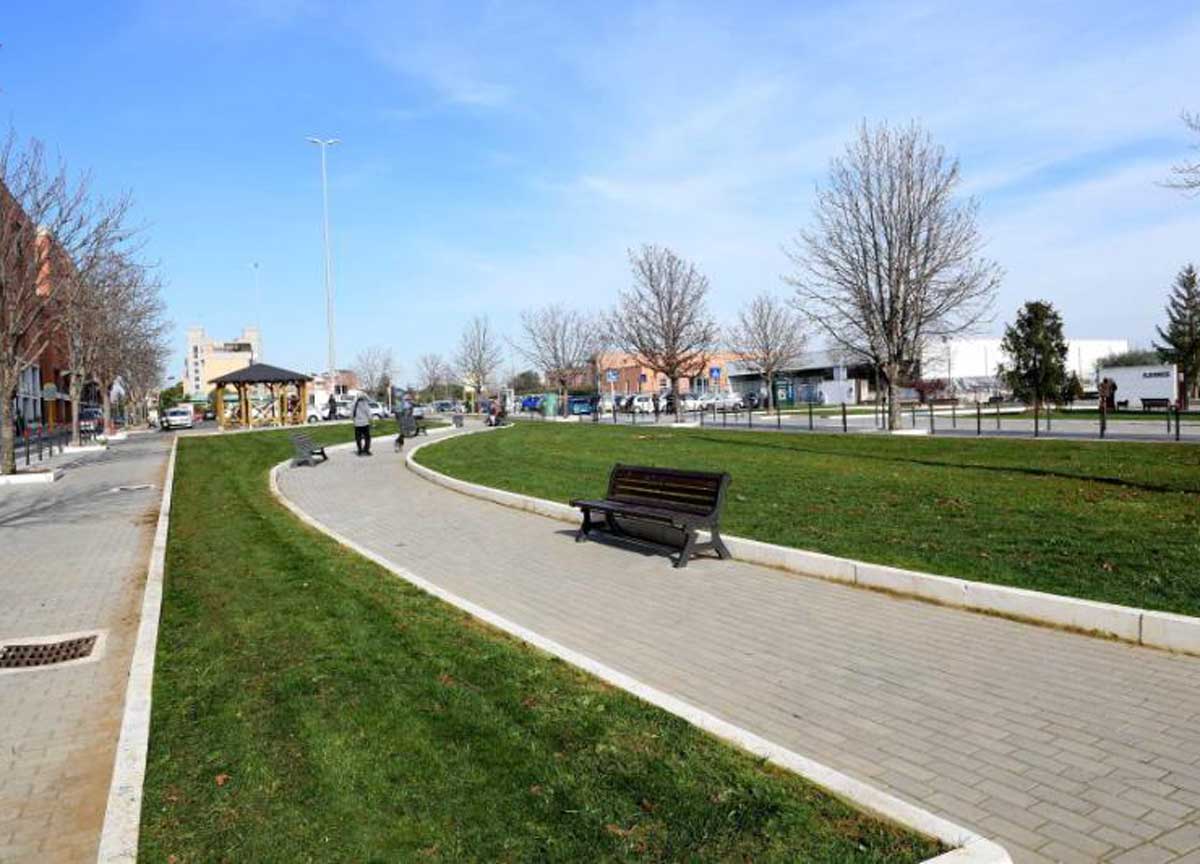 Roma a 30 all’ora: Gualtieri inaugura “isole lente” già operative. Il bluff Roma a 30 all’ora: Gualtieri inaugura “isole lente” già operative. Il bluff