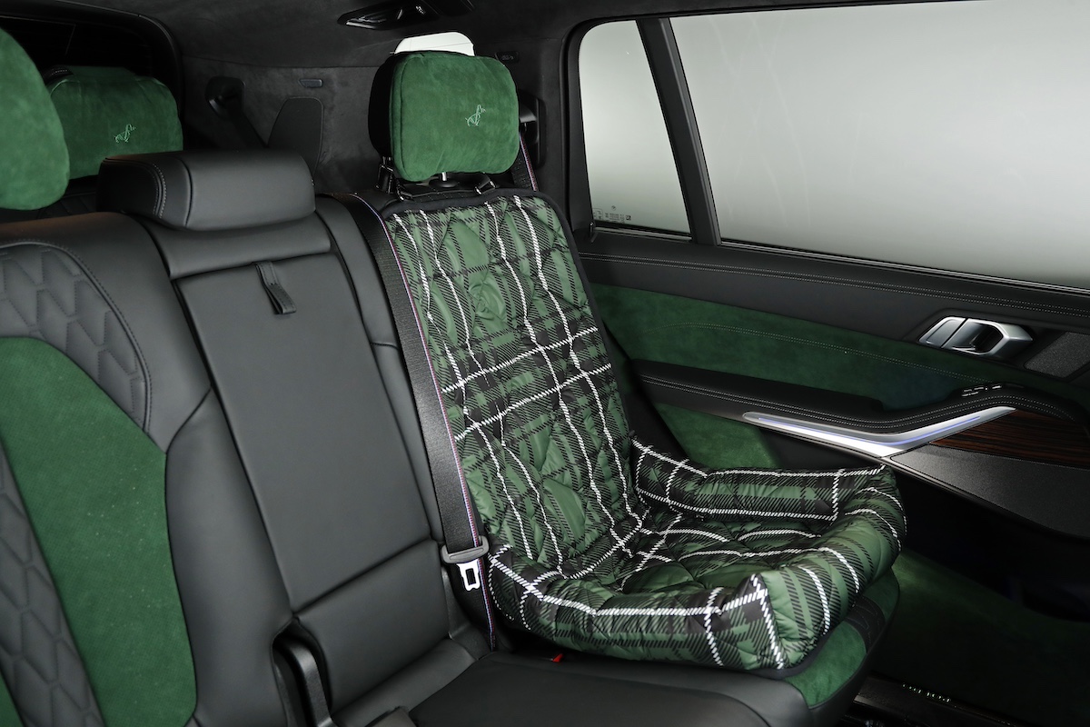 BMW  e Poldo Dog Couture firmano la personalizzazione  della X7 xDrive40d