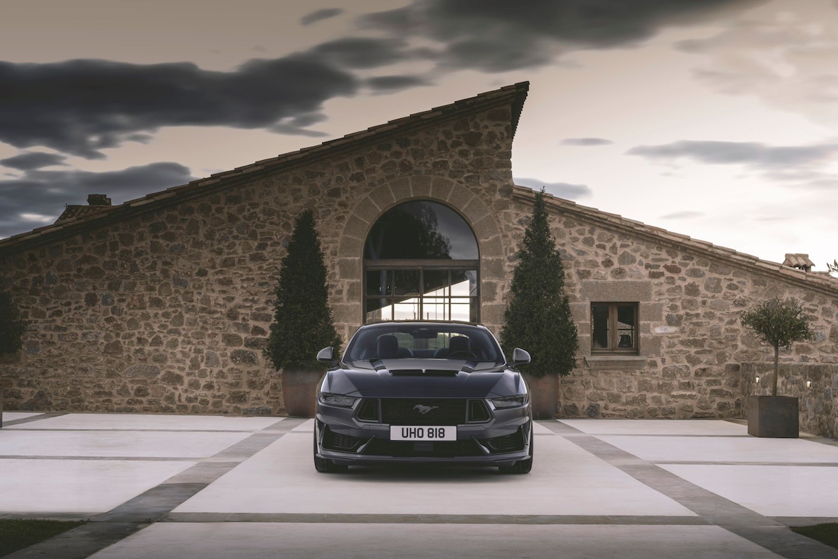 Nuova Mustang: icona americana è pronta a conquistare l’Europa. Nuova Mustang: icona americana è pronta a conquistare l’Europa.