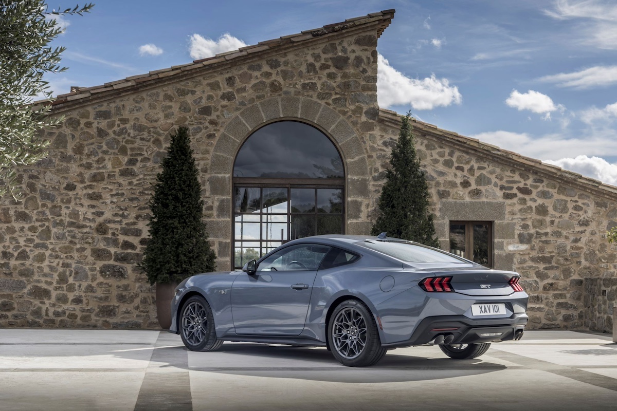Nuova Mustang: icona americana è pronta a conquistare l’Europa. Nuova Mustang: icona americana è pronta a conquistare l’Europa.