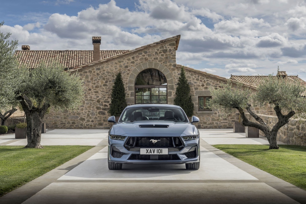 Nuova Mustang: icona americana è pronta a conquistare l’Europa. Nuova Mustang: icona americana è pronta a conquistare l’Europa.