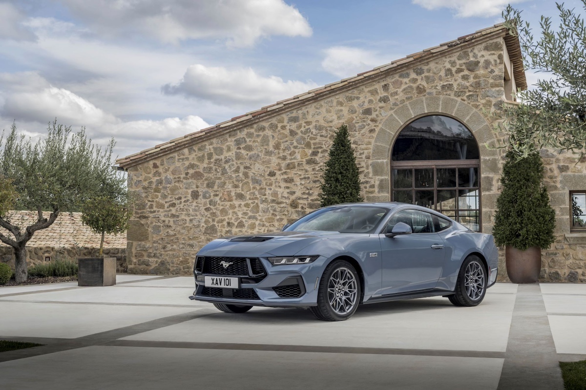 Nuova Mustang: icona americana è pronta a conquistare l’Europa. Nuova Mustang: icona americana è pronta a conquistare l’Europa.