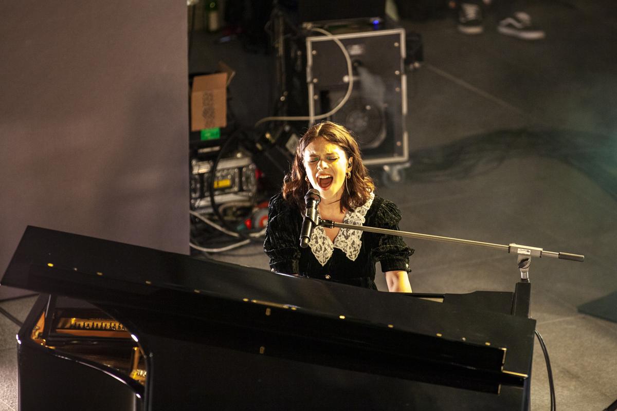 Michielin: “Mi hanno tolto un rene. Avevo dolori addominali insostenibili” Michielin: “Mi hanno tolto un rene. Avevo dolori addominali insostenibili”