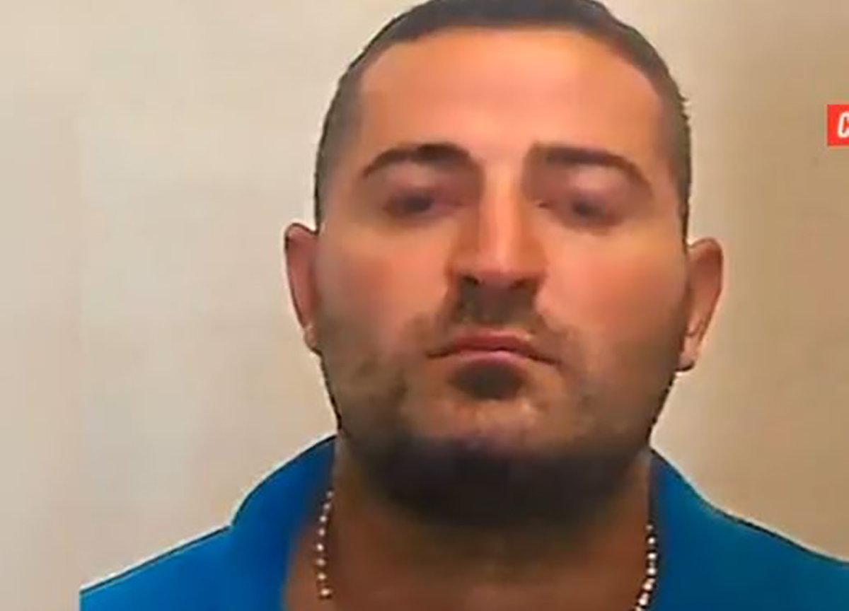 Mafia: catturato in Francia il boss pugliese Raduano, evase da Nuoro. Il video Mafia: catturato in Francia il boss pugliese Raduano, evase da Nuoro. Il video