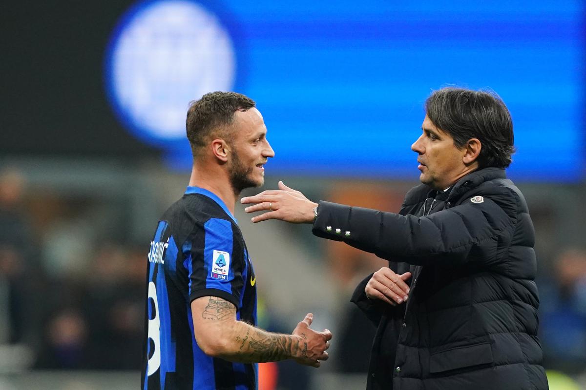 Galleria foto 'Inter-Juventus 1-0, autogol di Gatti e fuga scudetto nerazzurra. Inzaghi: “Vittoria importante e strameritata, ma…”' - foto 1