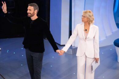 Ascolti TV 3 febbraio: “C’è Posta per Te” domina. “Tali e Quali” cresce ma…