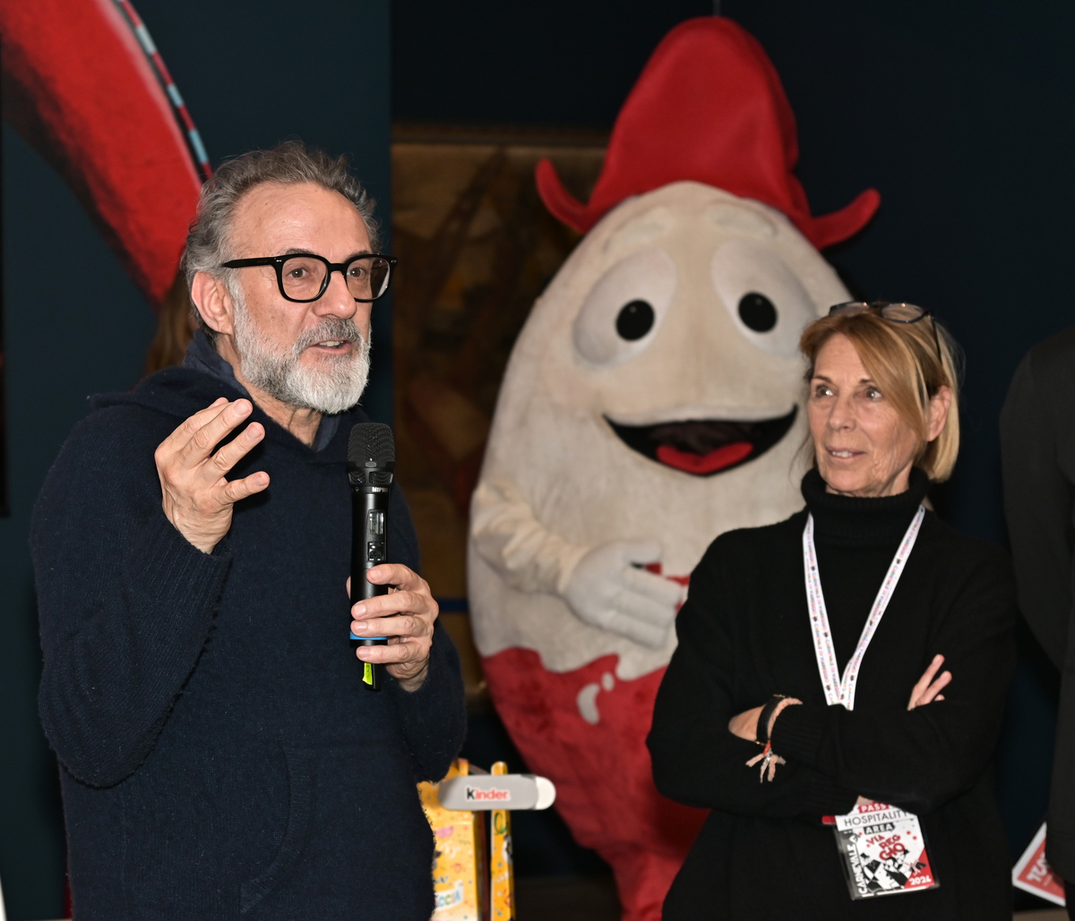 Al via il Carnevale di Viareggio con la Pace e i Colori nel cuore