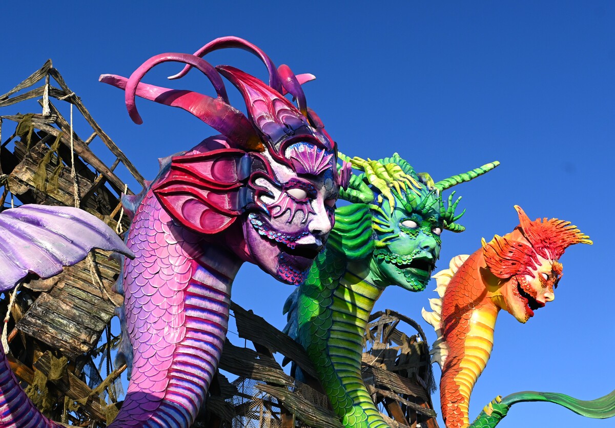 Al via il Carnevale di Viareggio con la Pace e i Colori nel cuore