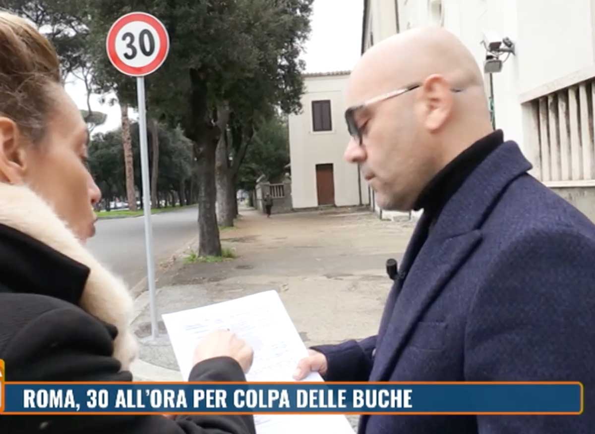 Roma a 30 all’ora: nel bilancio del Comune spariti 50 mln delle multe, il caso
