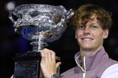 Effetto Sinner, tutti pazzi per il tennis. Nascono viaggi dedicati al campione