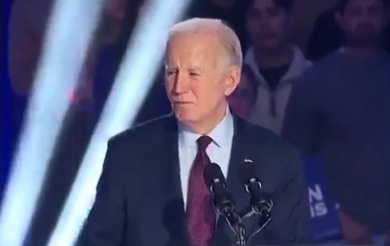 Usa 2024, Biden inciampa ancora: scambia Macron con Mitterrand