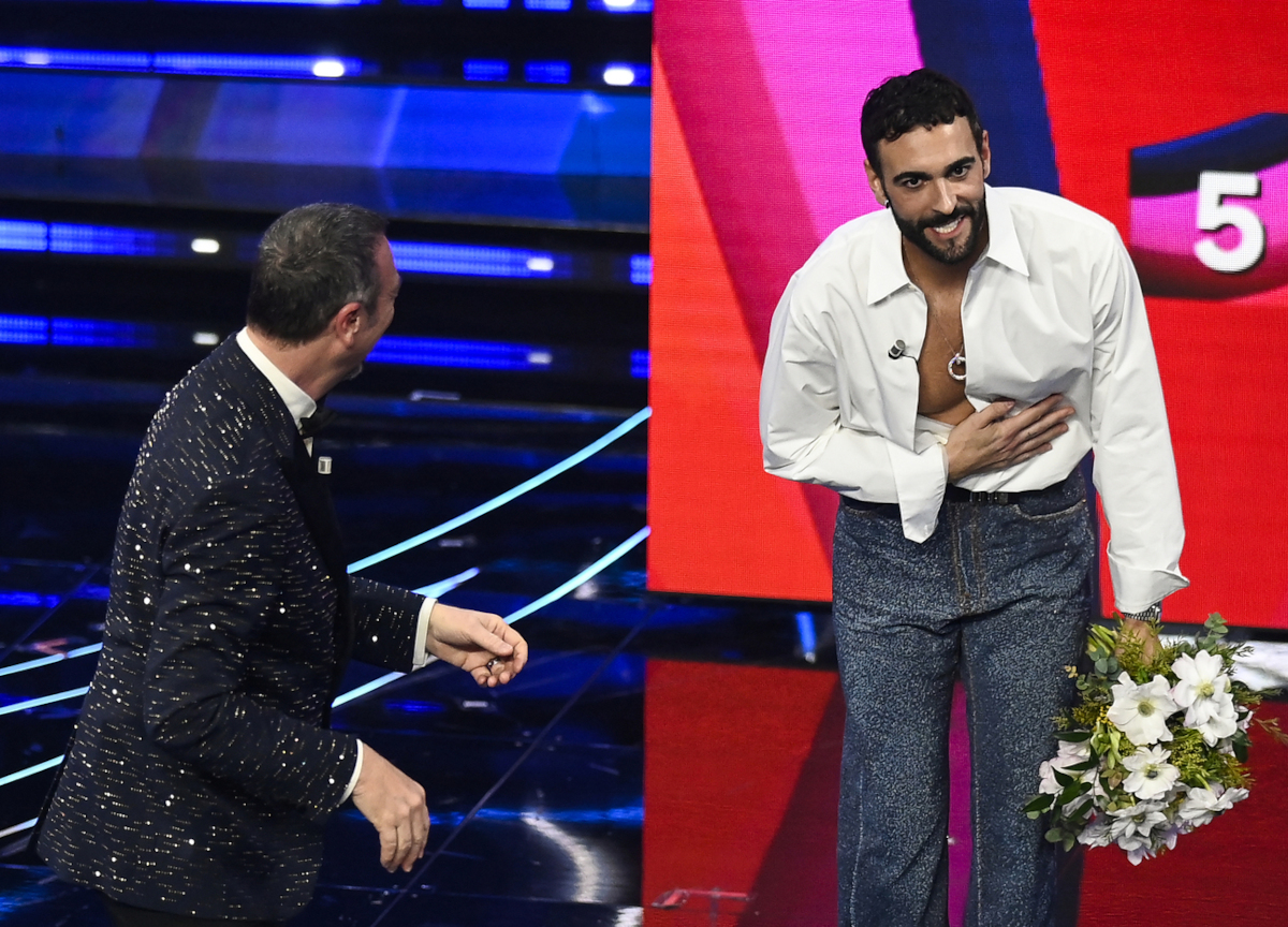 Sanremo 2024, Mengoni oscura Amadeus. Show di Fiorello. Bertè prima