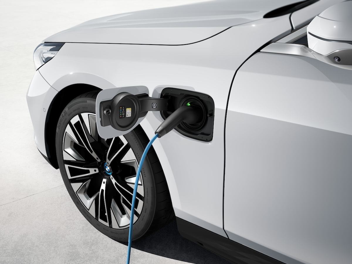 Nuova BMW Serie 5 Touring: innovazione e sostenibilità nella mobilità premium Nuova BMW Serie 5 Touring: innovazione e sostenibilità nella mobilità premium