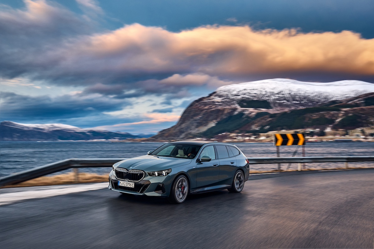 Nuova BMW Serie 5 Touring: innovazione e sostenibilità nella mobilità premium Nuova BMW Serie 5 Touring: innovazione e sostenibilità nella mobilità premium