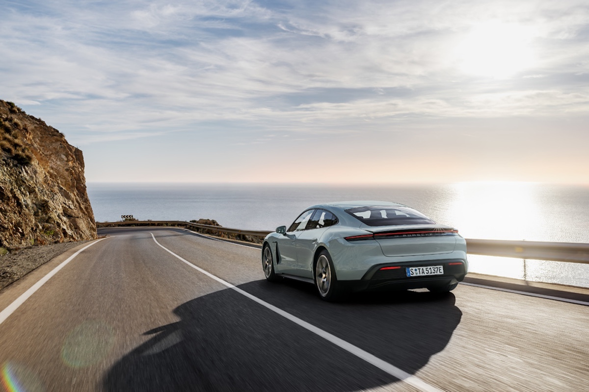 Porsche Taycan 2024: nuovi orizzonti nella mobilità elettrica Porsche Taycan 2024: nuovi orizzonti nella mobilità elettrica