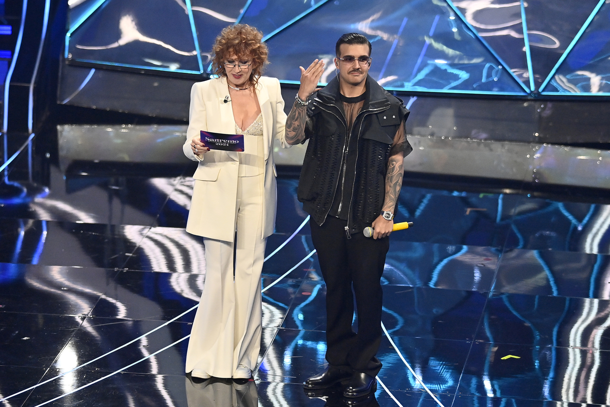 Sanremo 2024 vincitore, broker: Geolier batte Annalisa e Angelina Mango