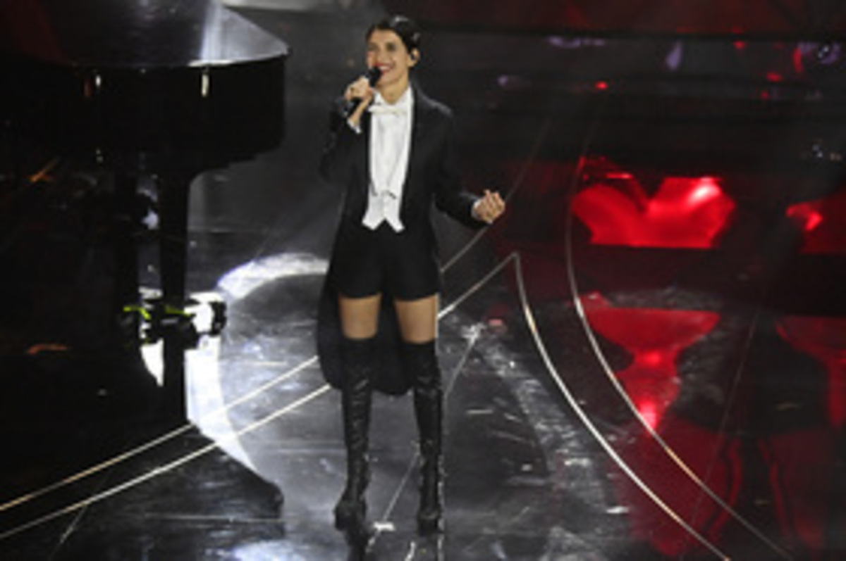Sanremo 2024, Giorgia che look: i vestiti indossati alla seconda serata. Foto Sanremo 2024, Giorgia che look: i vestiti indossati alla seconda serata. Foto