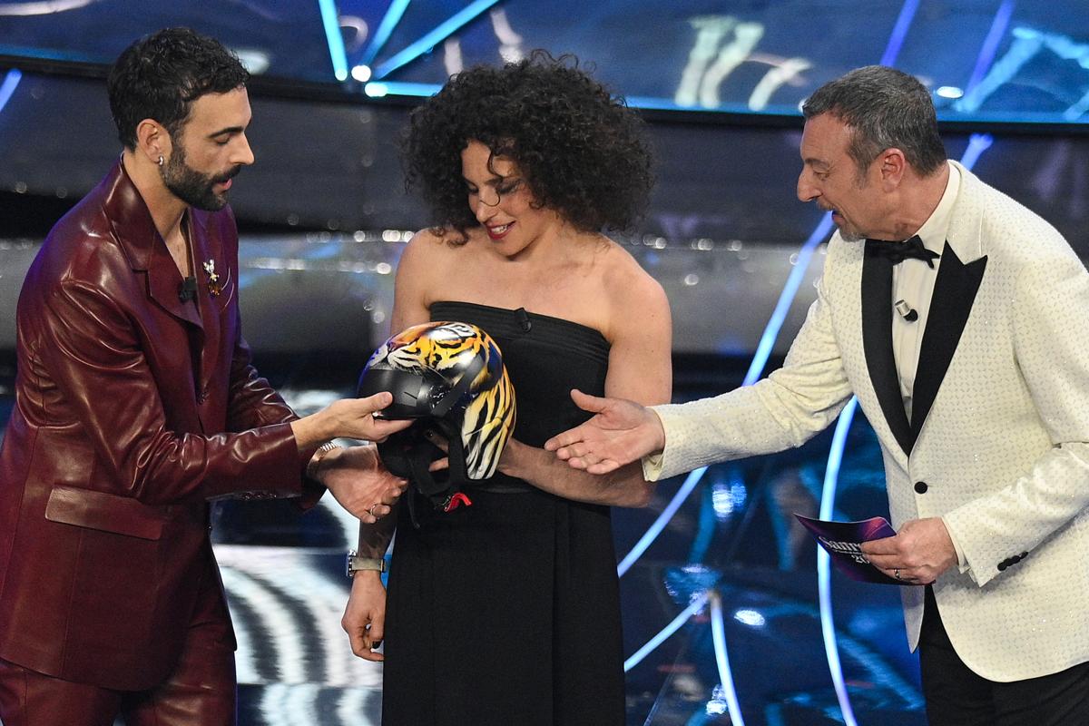 Sanremo, la scaletta della terza serata: ecco tutti gli ospiti e gli artisti Sanremo, la scaletta della terza serata: ecco tutti gli ospiti e gli artisti