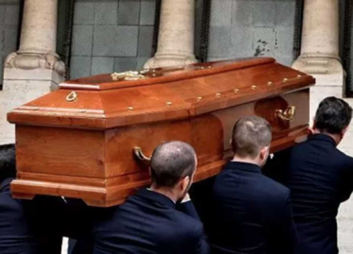 Tassa sulle sepolture fuori Roma, Rossi (Ugl): “Gualtieri lucra sui morti” Tassa sulle sepolture fuori Roma, Rossi (Ugl): “Gualtieri lucra sui morti”