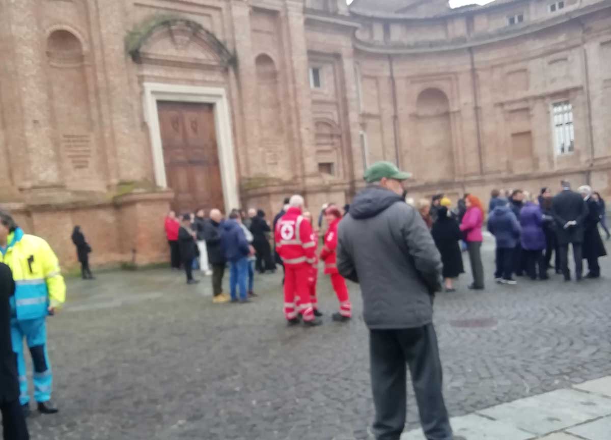 Funerali Vittorio Emanuele: la camera ardente blindata: Chi c’è con Filiberto