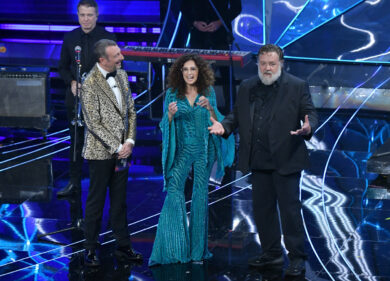 Sanremo, Amadeus ha stufato: il 54% non vede il Festival. Sondaggio