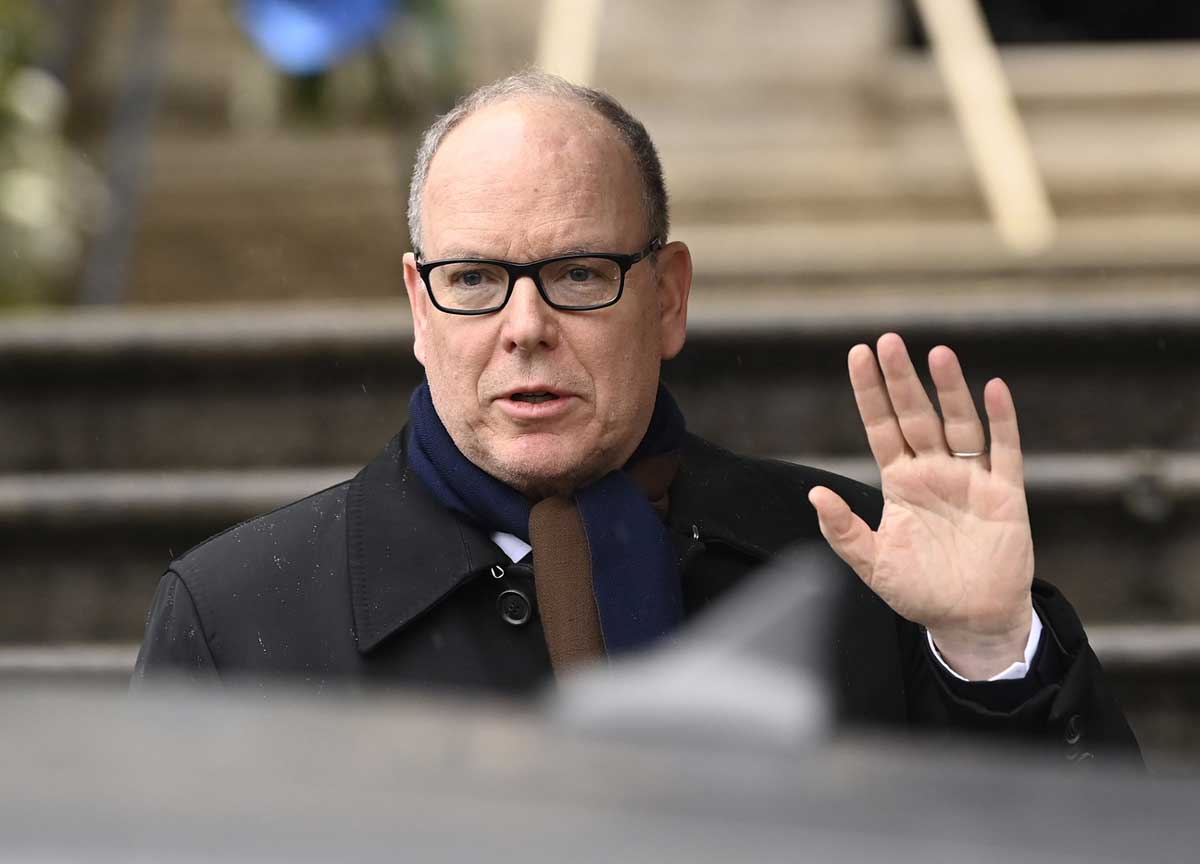 Addio a Vittorio Emanuele: l’abbraccio tra Filiberto e Aimone firma la “pace”