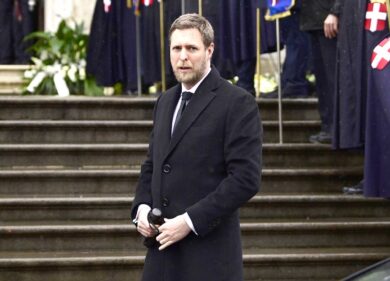 Addio a Vittorio Emanuele: l’abbraccio tra Filiberto e Aimone firma la “pace”