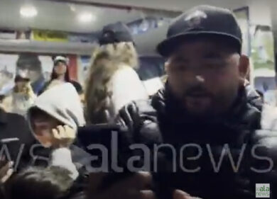 Sanremo, a Napoli fuochi d’artificio per Geolier: “Delusi ma festeggiamo lo stesso”