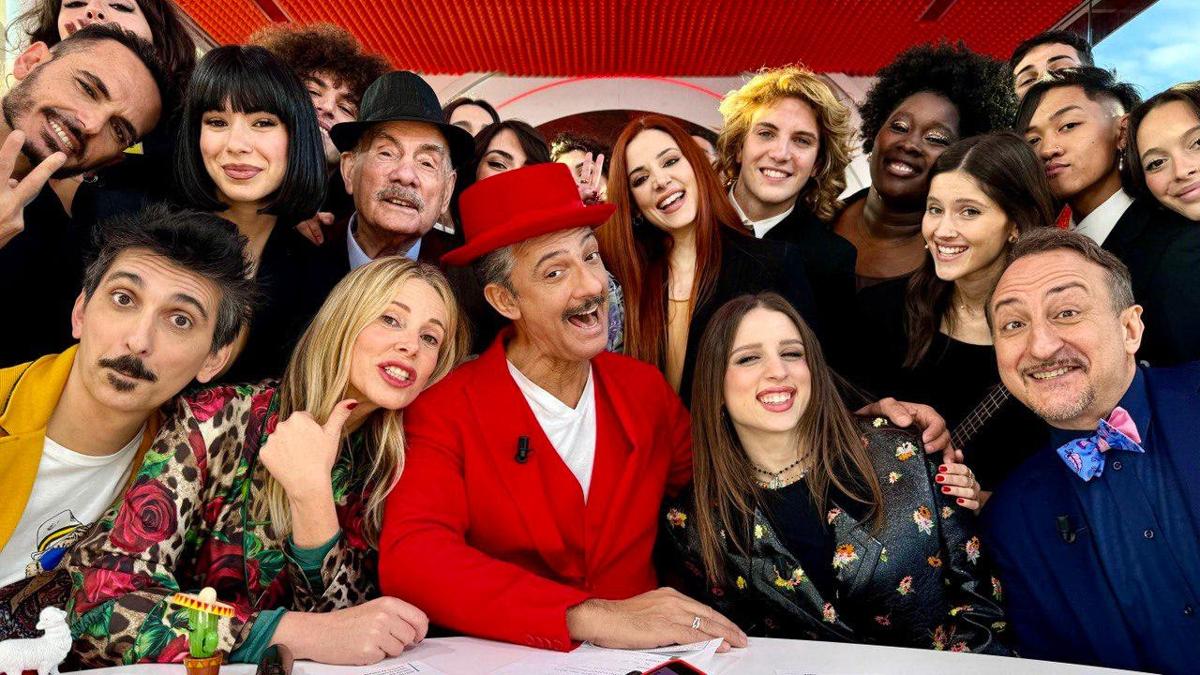 Sanremo 2025, Alessandro Cattelan-Antonella Clerici: endorsement di Fiorello Sanremo 2025, Alessandro Cattelan-Antonella Clerici: endorsement di Fiorello