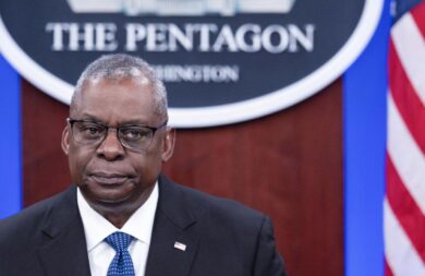 Austin, il capo del Pentagono in terapia intensiva. Usa in allarme