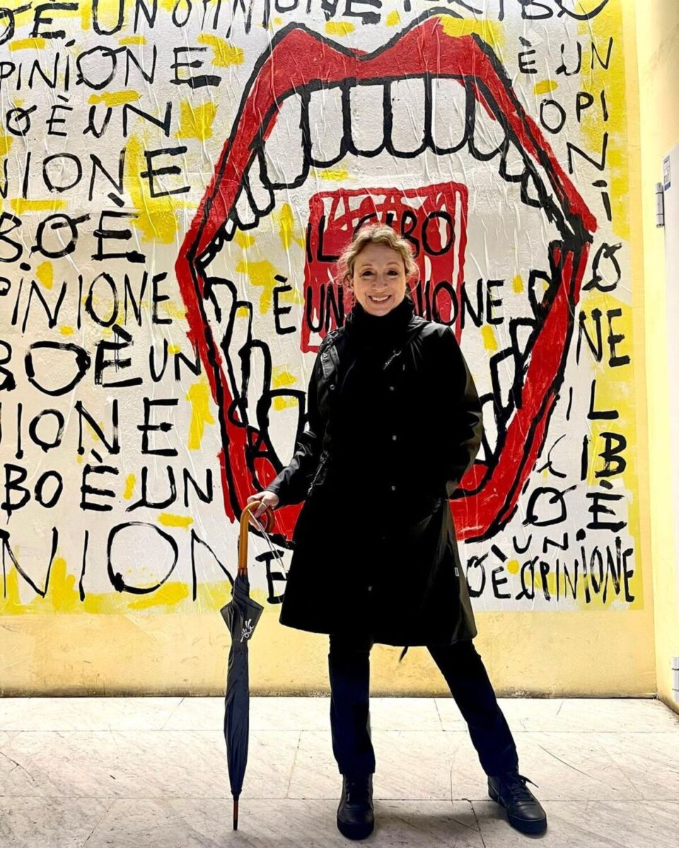 Chi è Laura Valente, la madre di Angelina Mango ed ex voce dei Matia Bazar Chi è Laura Valente, la madre di Angelina Mango ed ex voce dei Matia Bazar