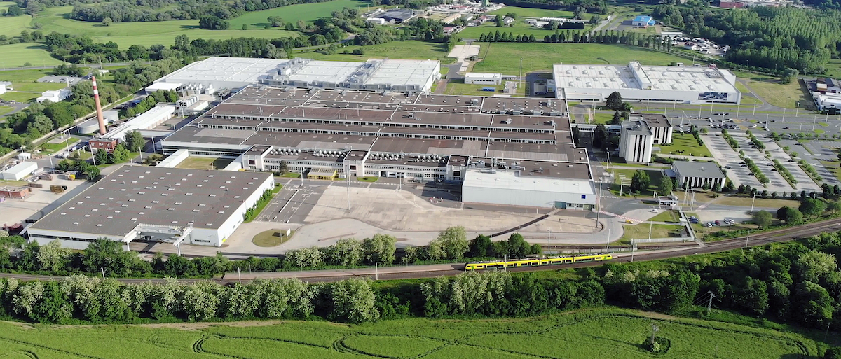 Stellantis aumenta la produzione di moduli elettrici in Ungheria Stellantis aumenta la produzione di moduli elettrici in Ungheria