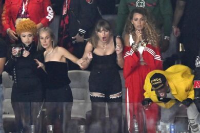 Superbowl 2024, Kansas City Chiefs leggendari. Taylor Swift scatenata per Travis Kelce